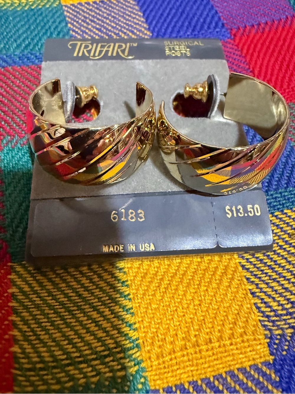Vintage Trifari Shiny Gold-Tone Sculpted Hoop Earrings